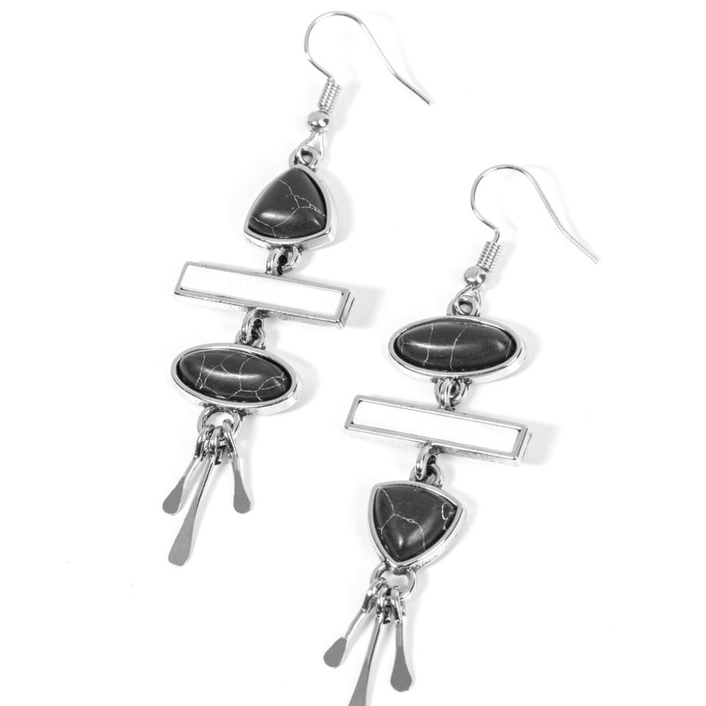 Paparazzi Adventurously Artisan - Black